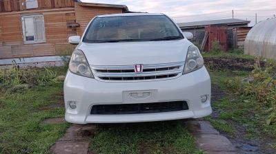 Лот: 23541905. Фото: 1. Toyota isis. Автомобили