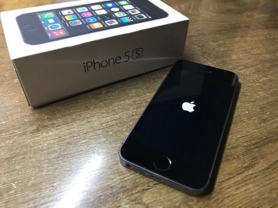 Лот: 10394945. Фото: 1. Смартфон iPhone 5S 16GB Space... Смартфоны