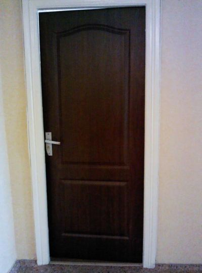Лот: 4376046. Фото: 1. дверь с замком и ручками + петли... Двери межкомнатные