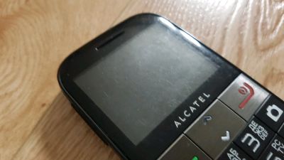 Лот: 11532769. Фото: 1. Мобильный телефон Alcatel One... Кнопочные мобильные телефоны