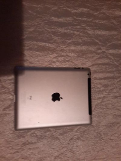 Лот: 6209058. Фото: 1. iPad 3 16 gb Срочно!. Планшеты