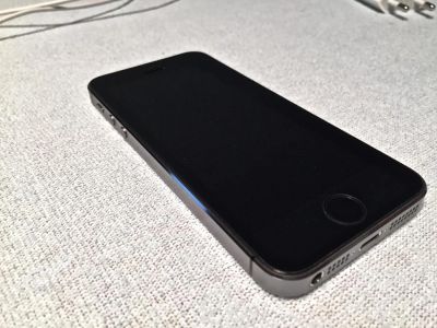 Лот: 4839435. Фото: 1. Apple Iphone 5s 32GB Space Gray... Смартфоны