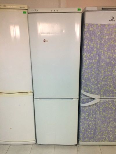 Лот: 15840316. Фото: 1. Холодильник Zanussi zrb434wo. Холодильники, морозильные камеры