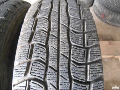 Лот: 4708103. Фото: 1. R17 215/45 продам 2 шины dunlop... Шины