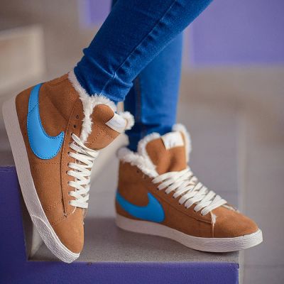 Лот: 8839365. Фото: 1. Зимние кроссовки Nike Blazer Mid... Кеды, кроссовки, слипоны