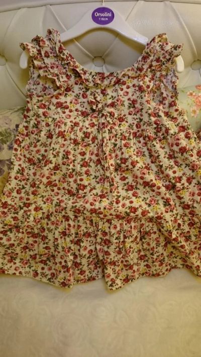 Лот: 9447234. Фото: 1. Платье детское с розочками. Платья, сарафаны