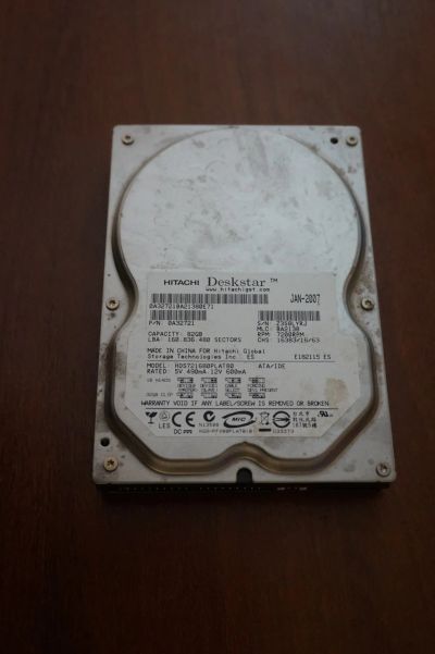 Лот: 20652610. Фото: 1. Древний жёсткий диск Hitachi 82гб. Жёсткие диски (HDD)