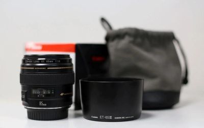 Лот: 3652336. Фото: 1. Canon EF 85 mm f/1.8 USM - в идеальном... Объективы