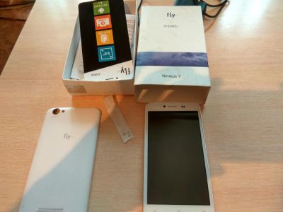 Лот: 9637102. Фото: 1. Смартфон Fly FS505 Nimbus 7. Смартфоны