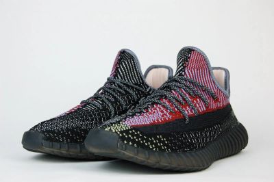 Лот: 16847792. Фото: 1. Кроссовки Adidas Yeezy 350 boost... Кеды, кроссовки, слипоны