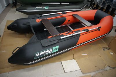 Лот: 20013084. Фото: 1. Лодка Gladiator B330. Лодки и катера