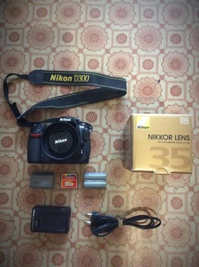 Лот: 7759602. Фото: 1. nikon d300 + 35mm f/1.8 af-s dx... Цифровые зеркальные