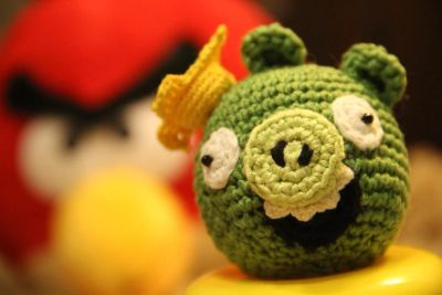 Лот: 6550556. Фото: 1. свинка angry birds (связана крючком... Авторские куклы, игрушки, поделки