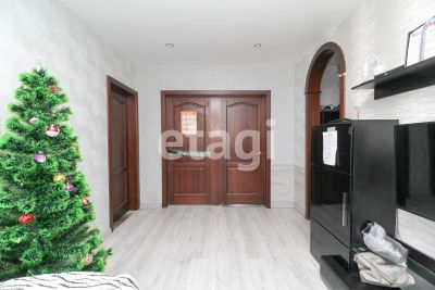 Лот: 25294628. Фото: 1. 5-комн. и более квартира , Красноярск... Квартиры, студии