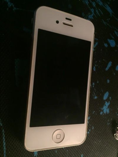 Лот: 5065639. Фото: 1. Iphone 4 32gb white. Смартфоны