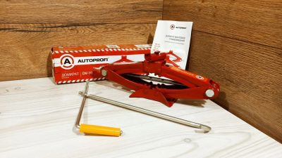 Лот: 19703541. Фото: 1. Домкрат Autoprofi DV-10R, 1т новый... Домкраты