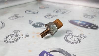 Лот: 23585376. Фото: 1. Датчик давления топлива Nissan... Электрооборудование