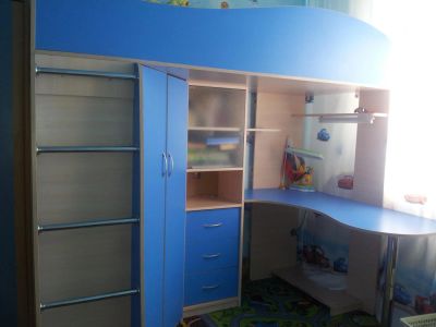 Лот: 8065455. Фото: 1. Кровать-чердак с матрасом. Детские кровати и кроватки