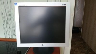 Лот: 4012701. Фото: 1. ЖК монитор LG1930BQ. ЖК-мониторы