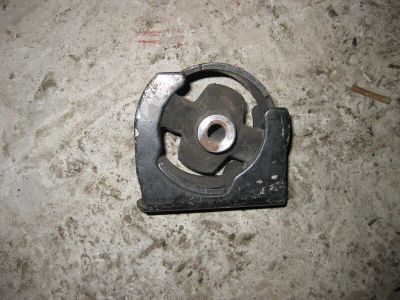 Лот: 20902914. Фото: 1. Подушка двигателя Toyota Corolla... Двигатель и элементы двигателя