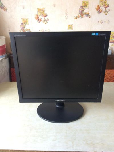 Лот: 9924021. Фото: 1. Монитор samsung E1920. ЖК-мониторы