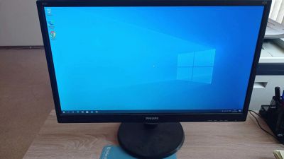 Лот: 20550104. Фото: 1. 23.6" Монитор Philips 243v5q. ЖК-мониторы