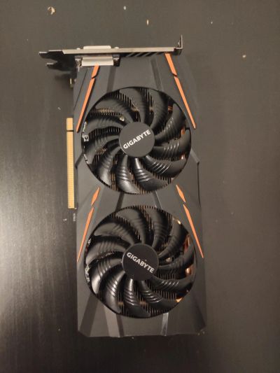 Лот: 18982072. Фото: 1. Видеокарта Gigabyte Radeon RX... Видеокарты