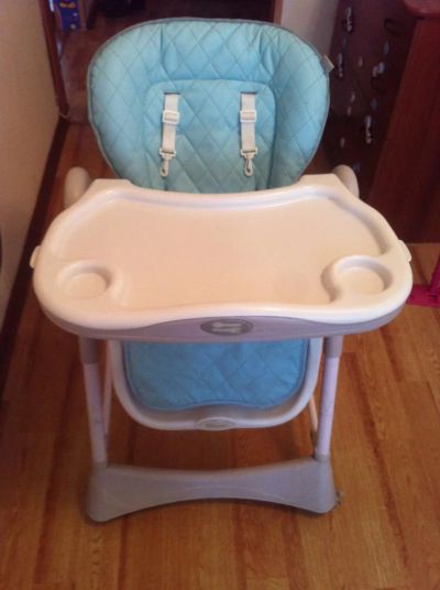 Лот: 8505321. Фото: 1. Стульчик для кормления Happy Baby... Стульчики для кормления
