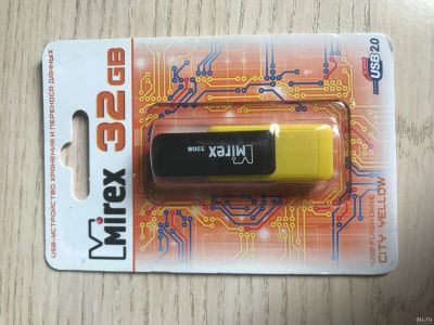 Лот: 13560727. Фото: 1. USB флэш накопитель / флэшка... USB-флеш карты