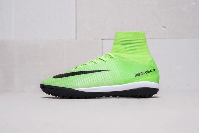 Лот: 11250685. Фото: 1. Футбольная обувь Nike Mercurial... Кеды, кроссовки, слипоны