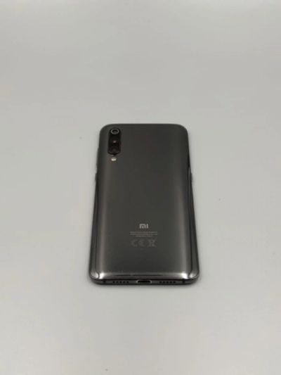 Лот: 19076335. Фото: 1. Xiaomi Mi 9 6/128b. Смартфоны