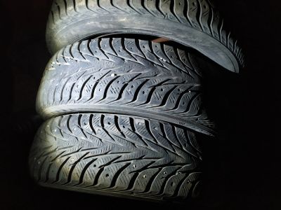Лот: 20956234. Фото: 1. Шины зимние Yokohama. Шины