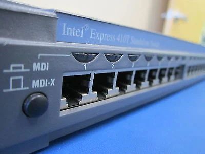 Лот: 8109731. Фото: 1. Коммутатор INTEL Express Standalone... Коммутаторы