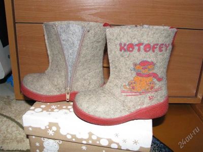 Лот: 2243436. Фото: 1. Валеночки "Котофей", размер 24. Валенки, угги, унты