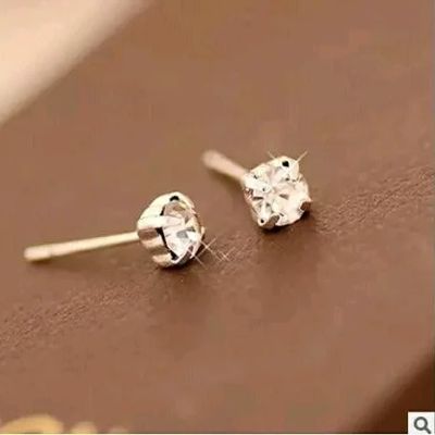 Лот: 8688032. Фото: 1. Серьги гвоздики. Серьги, каффы