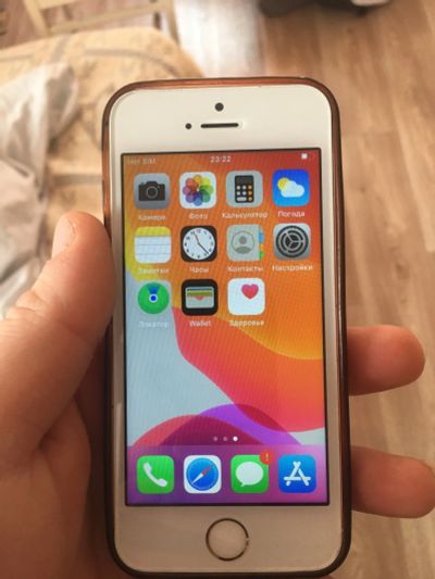 Лот: 15304415. Фото: 1. iPhone se розовый. Смартфоны