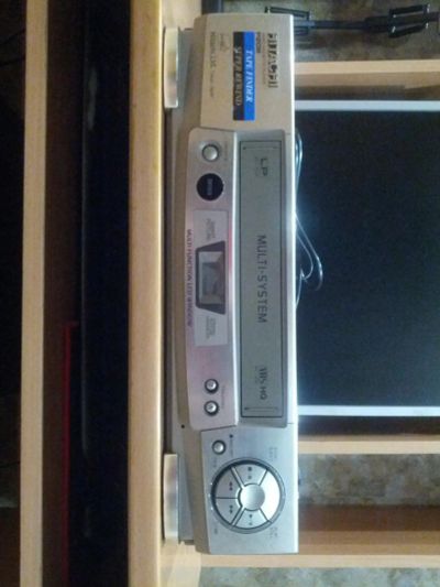 Лот: 7865660. Фото: 1. VHS проигрыватель Hitachi P208. Видеомагнитофоны