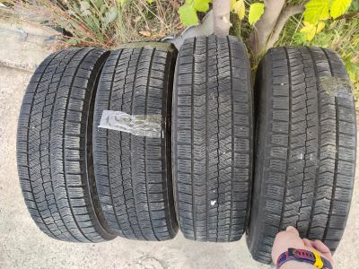 Лот: 23955556. Фото: 1. Bridgestone Blizzak VRX2 175/65... Шины