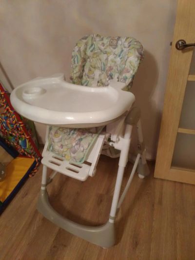 Лот: 10371708. Фото: 1. Стульчик для кормления Happy Baby... Стульчики для кормления