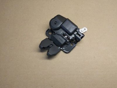 Лот: 21396122. Фото: 1. замок багажника Nissan Tiida Latio... Двигатель и элементы двигателя