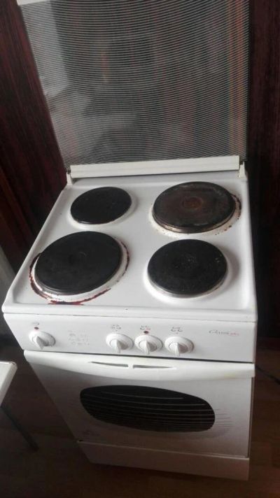 Лот: 10417066. Фото: 1. Печка Indesit 3х конфорочная. Плиты, духовые шкафы, варочные поверхности