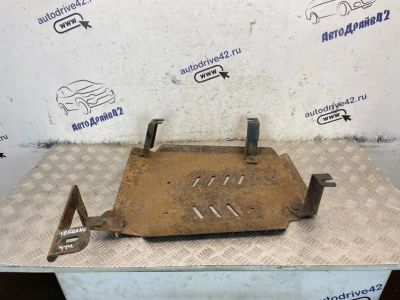 Лот: 25646629. Фото: 1. защита топливного бака Nissan... Топливная система