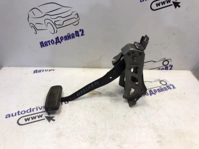 Лот: 21709705. Фото: 1. педаль тормоза Hyundai Elantra... Двигатель и элементы двигателя