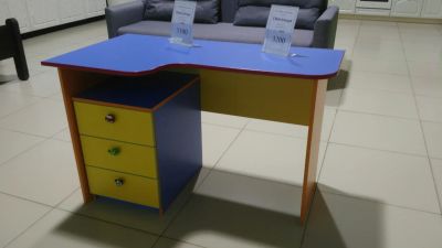 Лот: 8490925. Фото: 1. Стол детский. Столики, стулья, парты