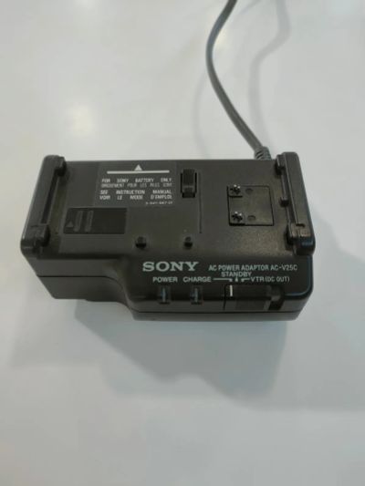 Лот: 20523968. Фото: 1. Зарядное устройство Sony AC-V25C. Аккумуляторы, зарядные