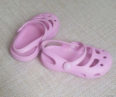 Лот: 9884353. Фото: 1. Crocs для девочки с6. Сандалии