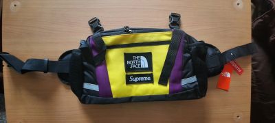 Лот: 16640605. Фото: 1. Сумка поясная TNF желтый. Рюкзаки