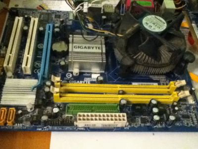 Лот: 6333449. Фото: 1. GIgABYTE GA-G31M-S2L 775 сокет... Материнские платы