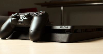 Лот: 12460978. Фото: 1. PS4 Slim. Игровые приставки, консоли