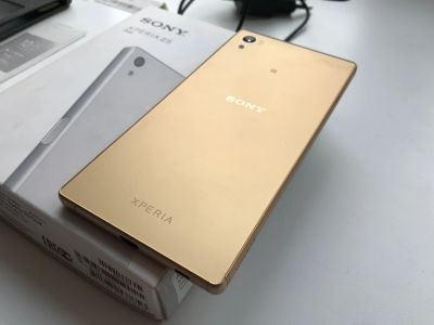 Лот: 14560328. Фото: 1. Sony Xperia Z5 Gold. Смартфоны